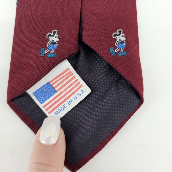 Walt Disney Cervantes Vintage Mickey Mouse Embroidered Neck Tie - Picture 5 of 5